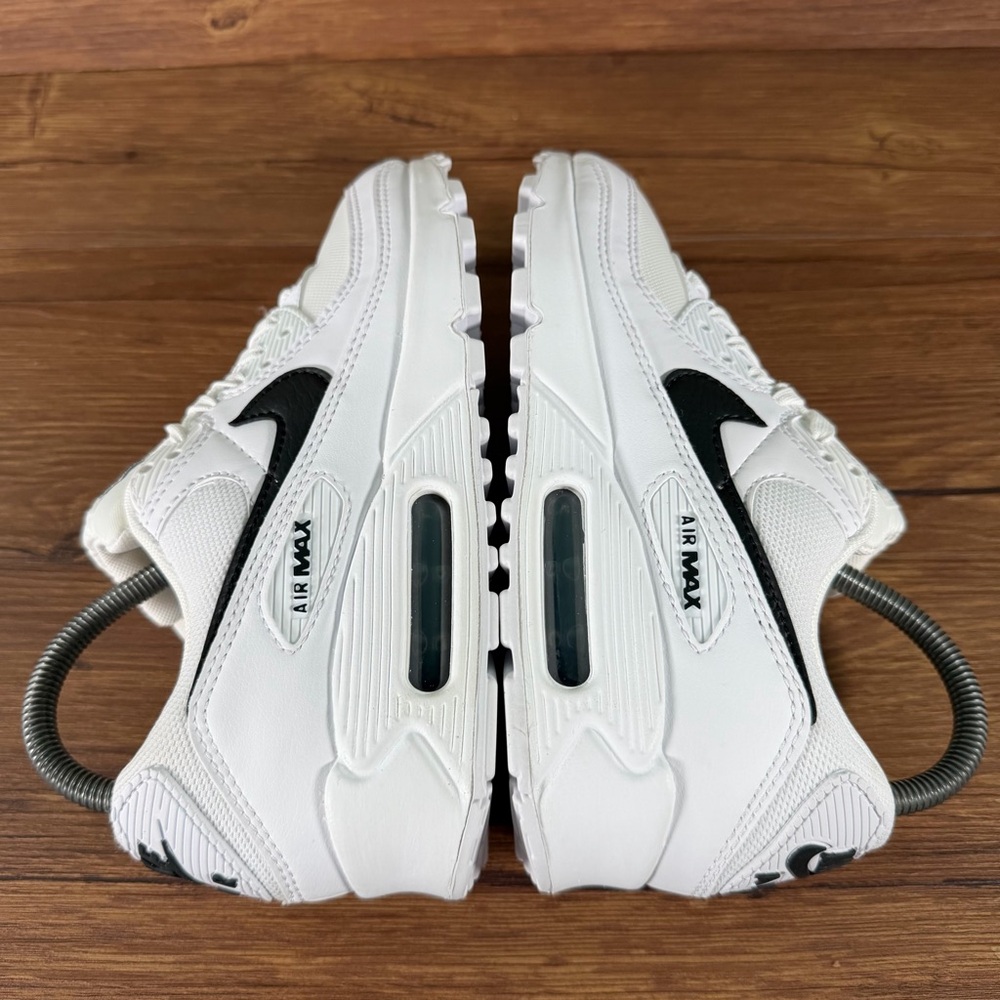Nike Air Max 90 Sneakers Women’s Size 7 Low Top Shoes - Picture 2 of 11
